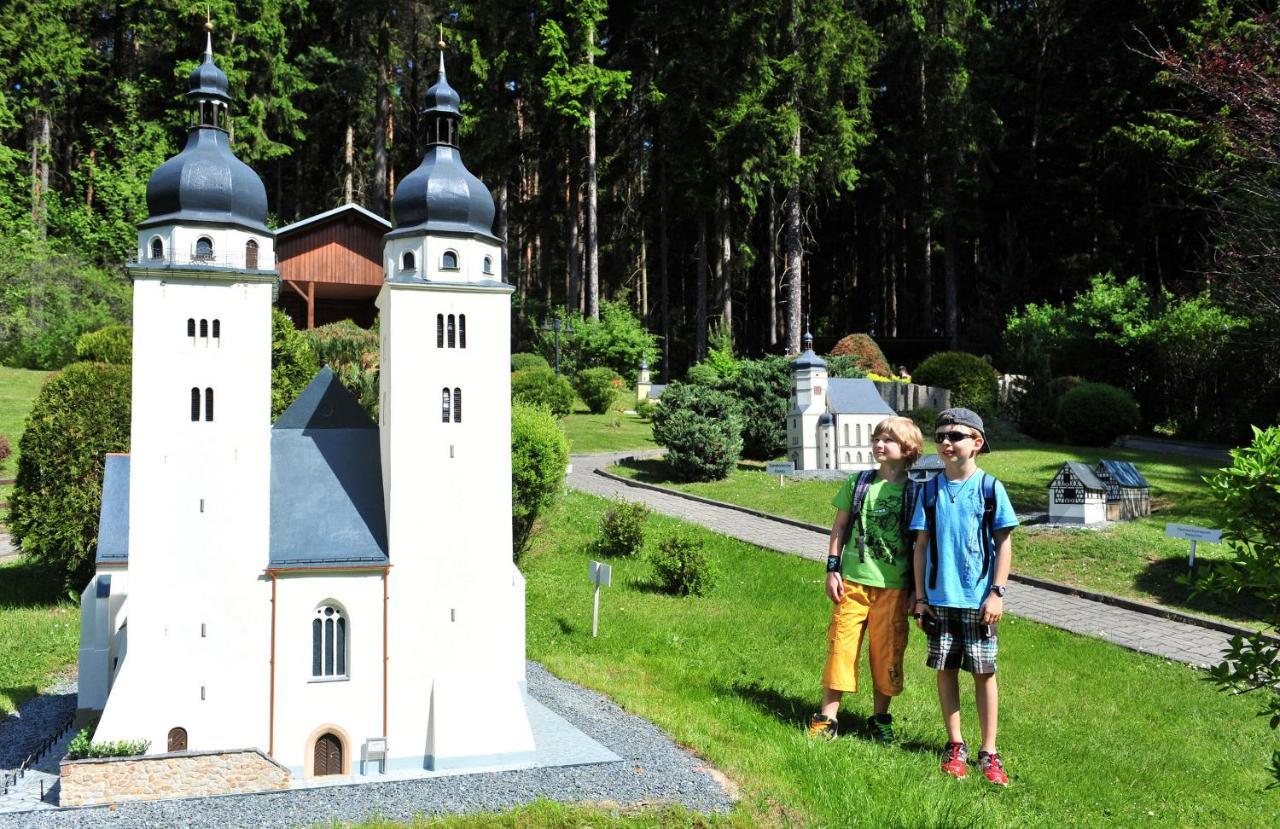 Landhotel Jungbrunnen Bad Brambach Bagian luar foto